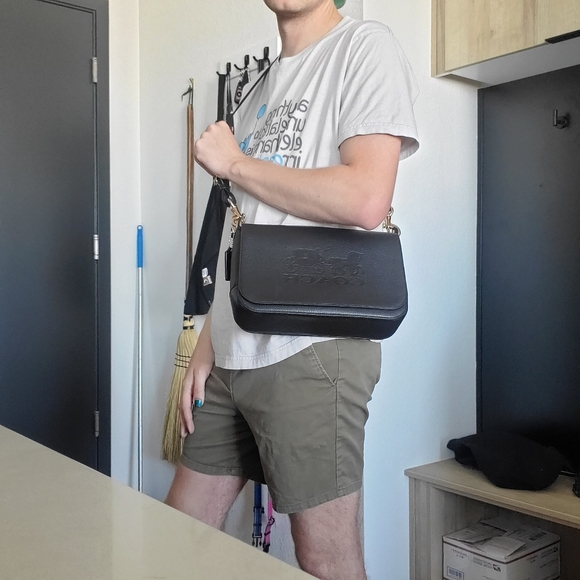 Leather messenger bag - Picture 8 of 9